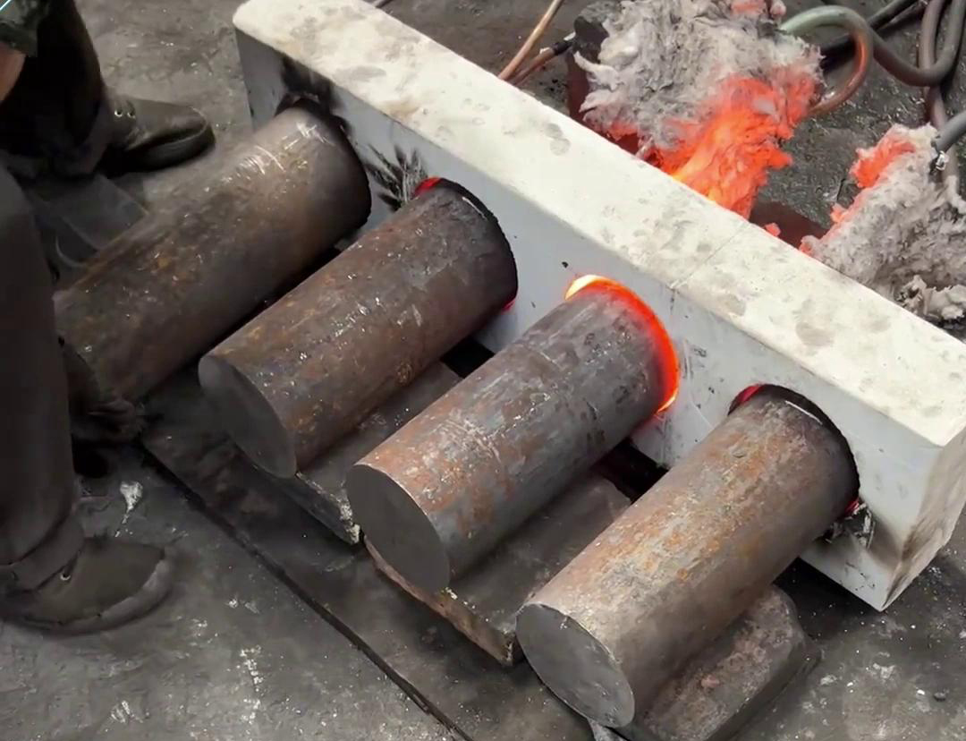 对于需要加热大型棒料的场合，建议优先考虑采用中频91香蕉视频污版加热设备